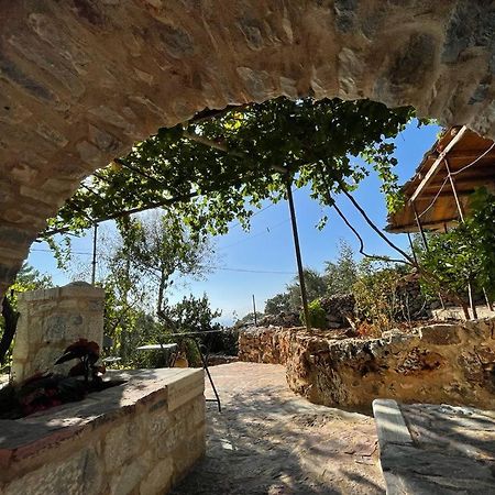 Find Your Peace In A Traditional Country House!! Láyia Extérieur photo