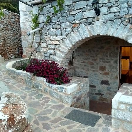 Find Your Peace In A Traditional Country House!! Láyia Extérieur photo