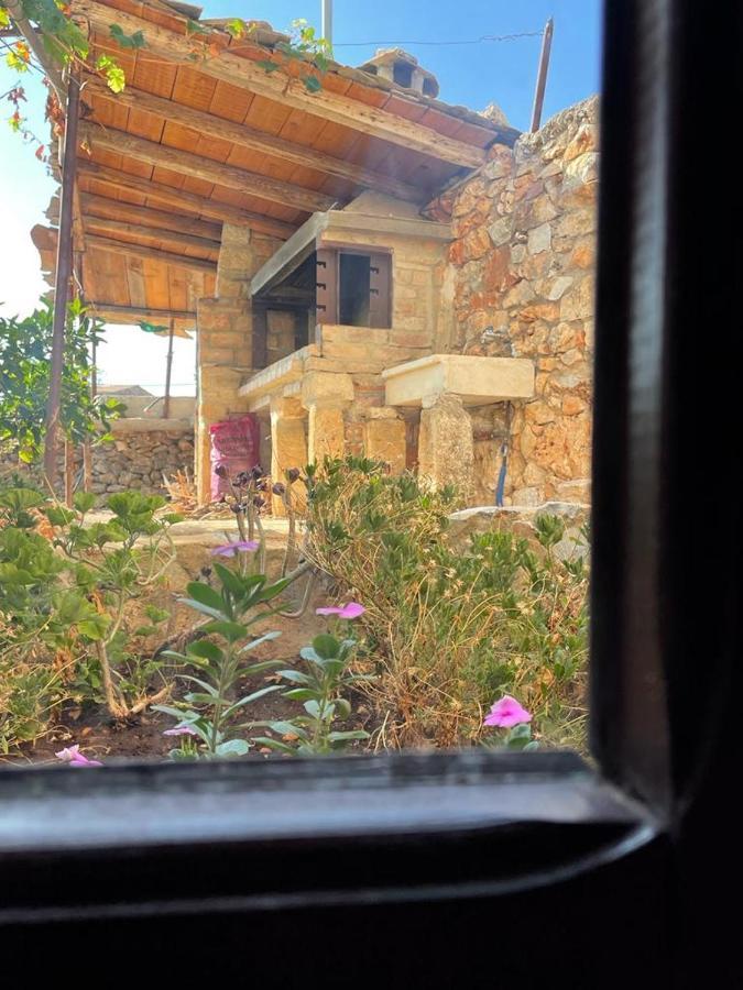 Find Your Peace In A Traditional Country House!! Láyia Extérieur photo