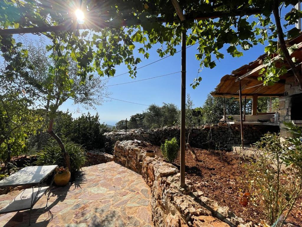 Find Your Peace In A Traditional Country House!! Láyia Extérieur photo