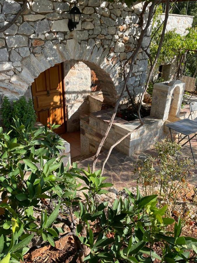 Find Your Peace In A Traditional Country House!! Láyia Extérieur photo