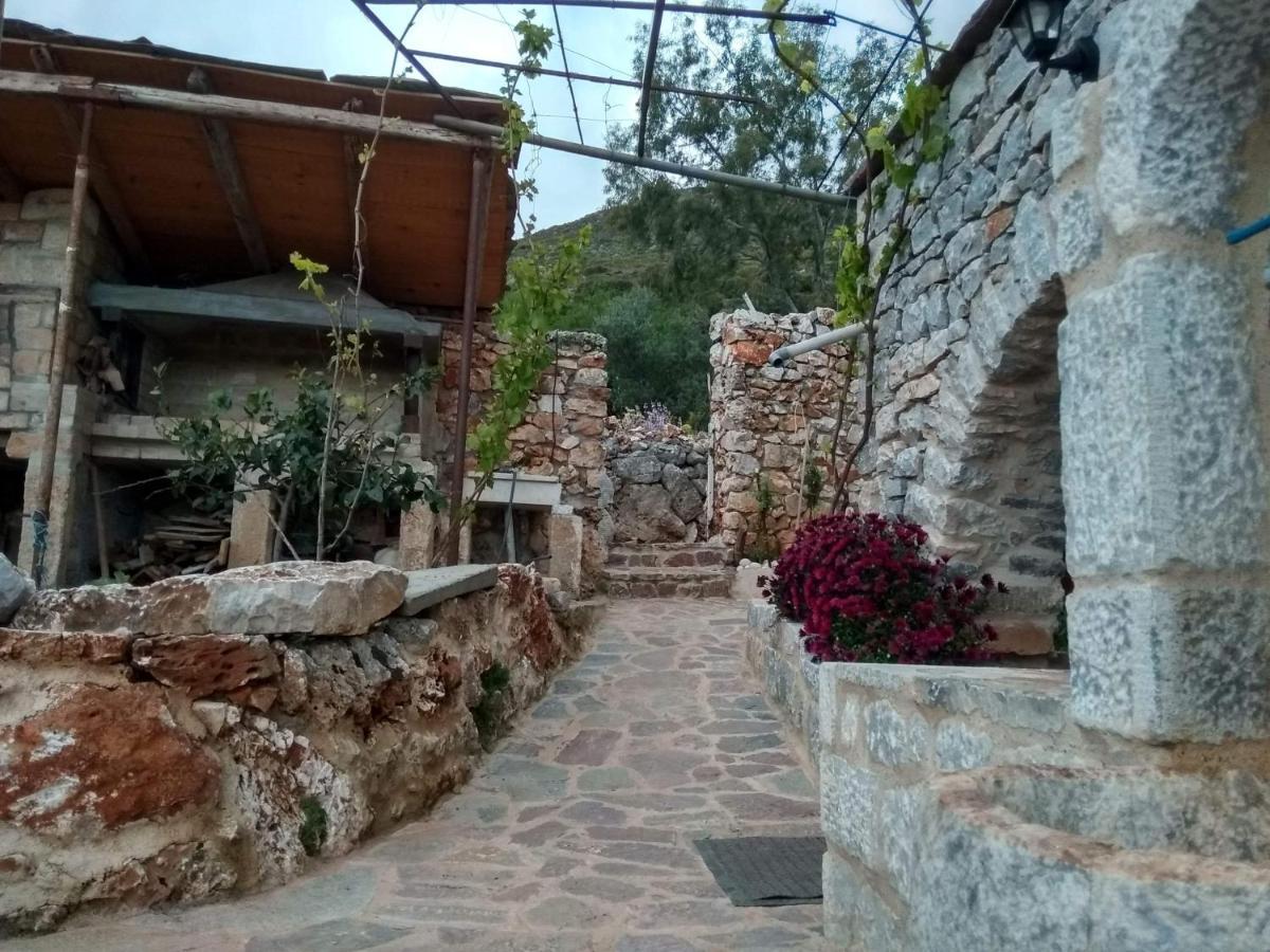 Find Your Peace In A Traditional Country House!! Láyia Extérieur photo