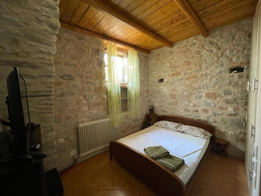 Find Your Peace In A Traditional Country House!! Láyia Extérieur photo