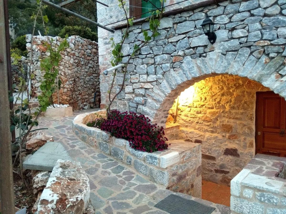 Find Your Peace In A Traditional Country House!! Láyia Extérieur photo