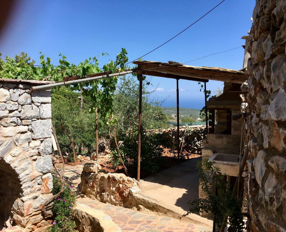 Find Your Peace In A Traditional Country House!! Láyia Extérieur photo