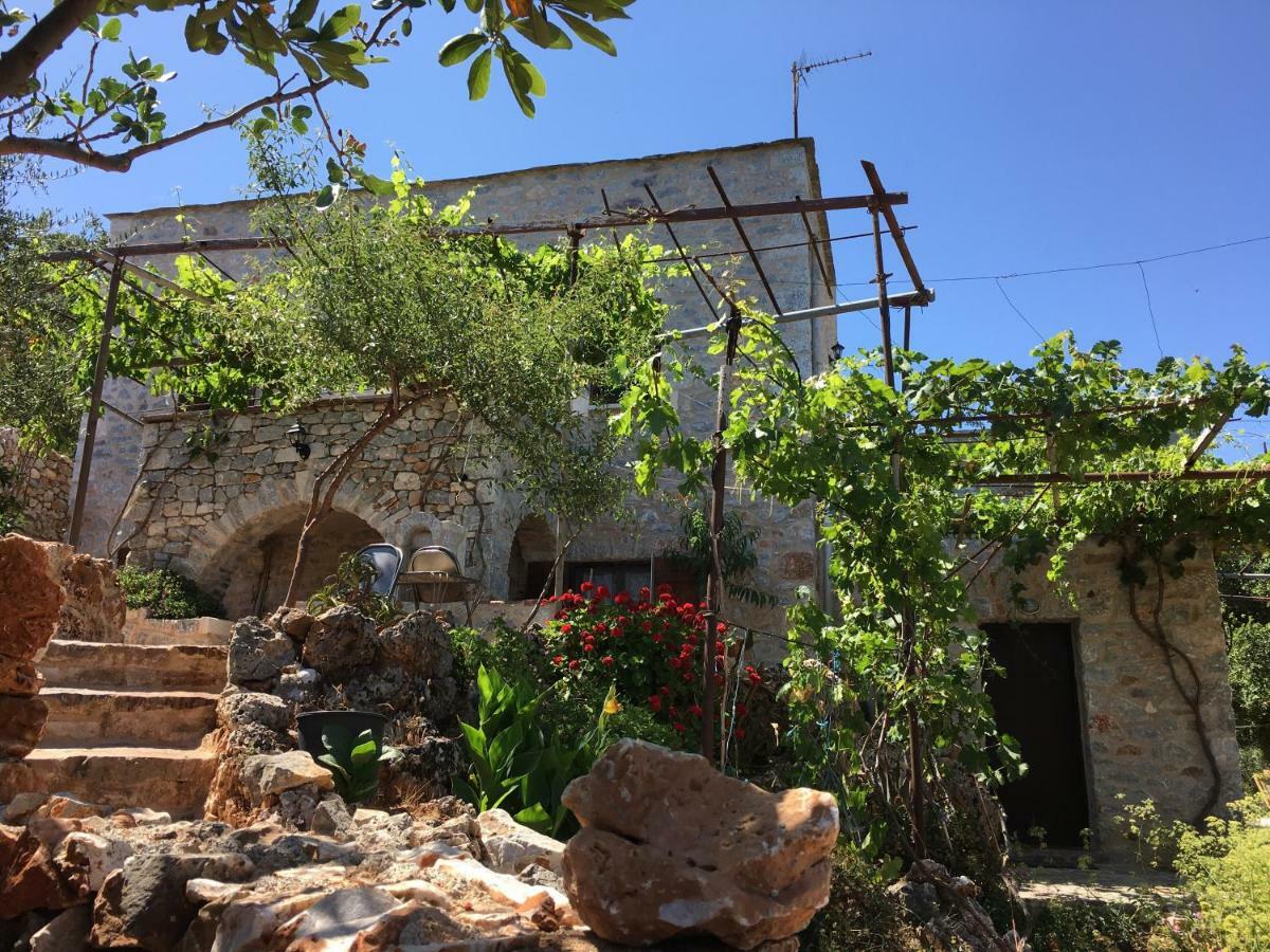 Find Your Peace In A Traditional Country House!! Láyia Extérieur photo