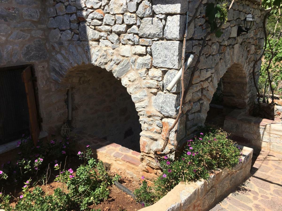 Find Your Peace In A Traditional Country House!! Láyia Extérieur photo