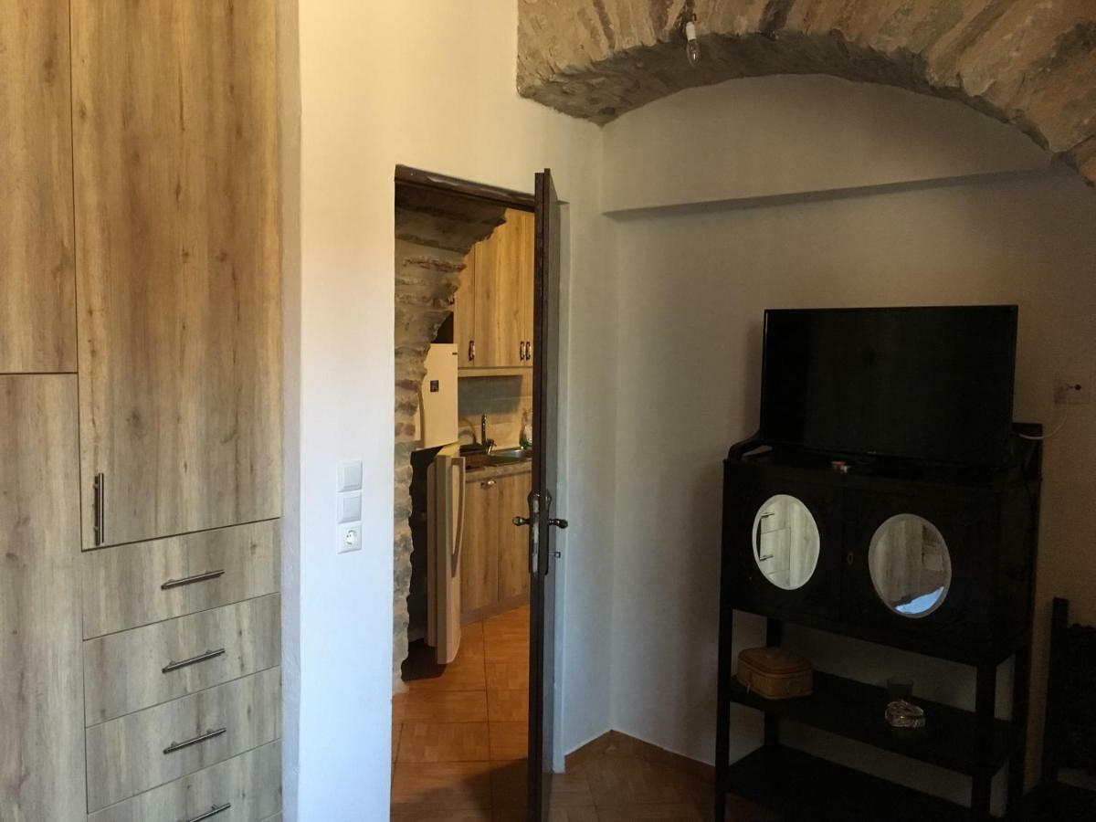 Find Your Peace In A Traditional Country House!! Láyia Extérieur photo
